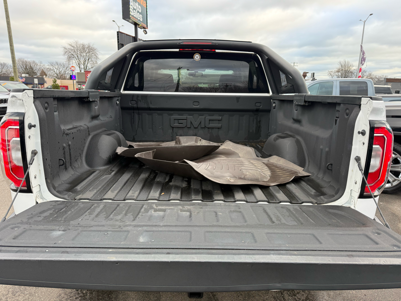 GMC Sierra 1500 SLT Crew Cab Long Box 4WD 2017