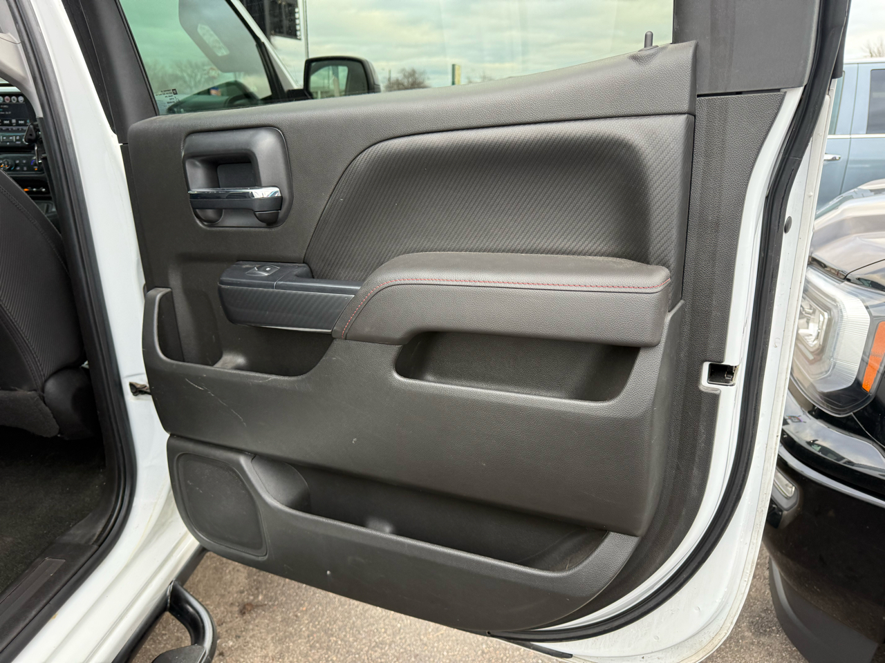 GMC Sierra 1500 SLT Crew Cab Long Box 4WD 2017