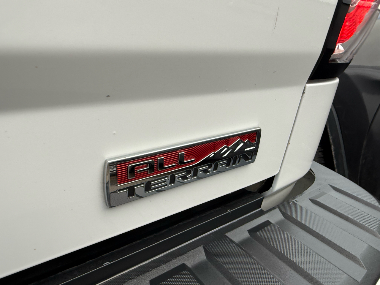 GMC Sierra 1500 SLT Crew Cab Long Box 4WD 2017