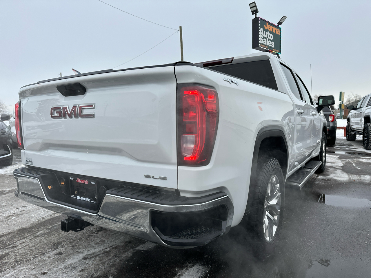 GMC Sierra 1500 SLE Crew Cab Short Box 4WD 2020