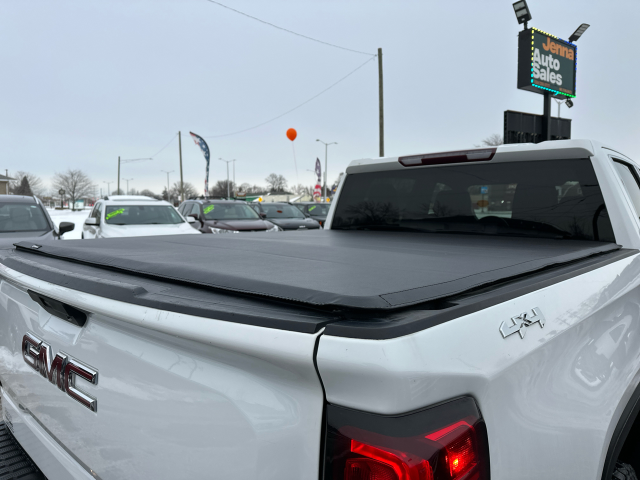 GMC Sierra 1500 SLE Crew Cab Short Box 4WD 2020