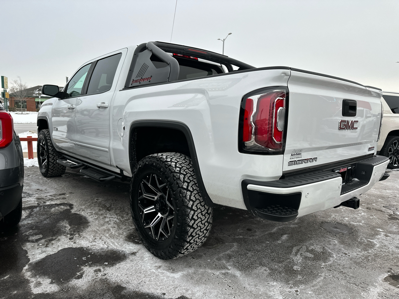 GMC Sierra 1500 SLE Crew Cab Short Box 4WD 2020