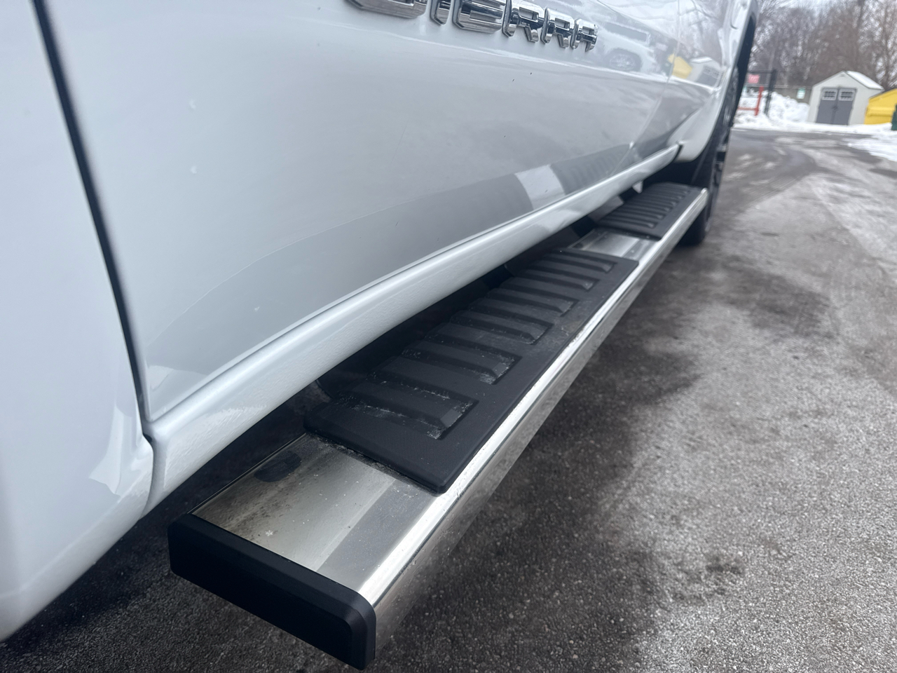 GMC Sierra 1500 SLE Crew Cab Short Box 4WD 2020