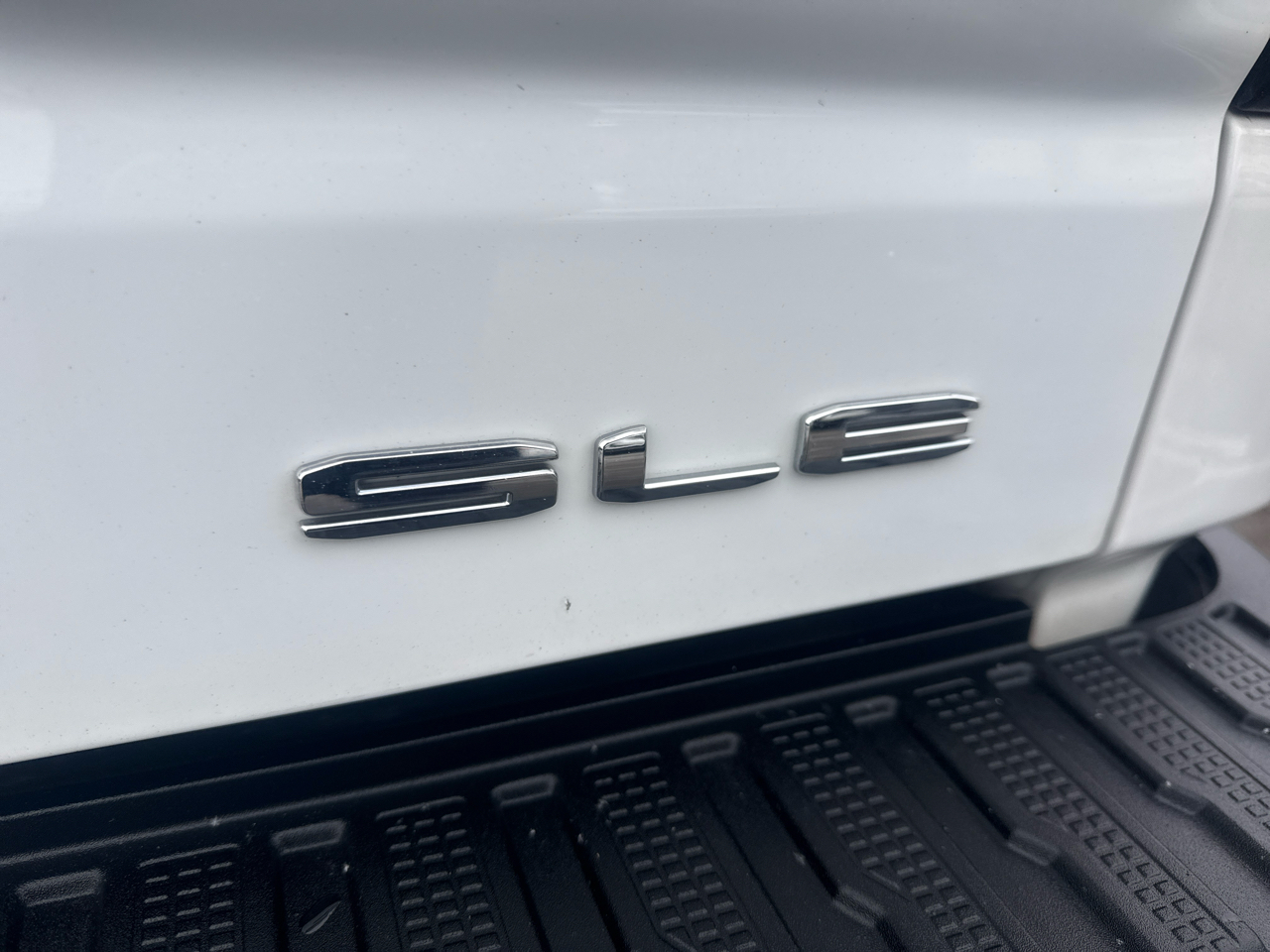 GMC Sierra 1500 SLE Crew Cab Short Box 4WD 2020