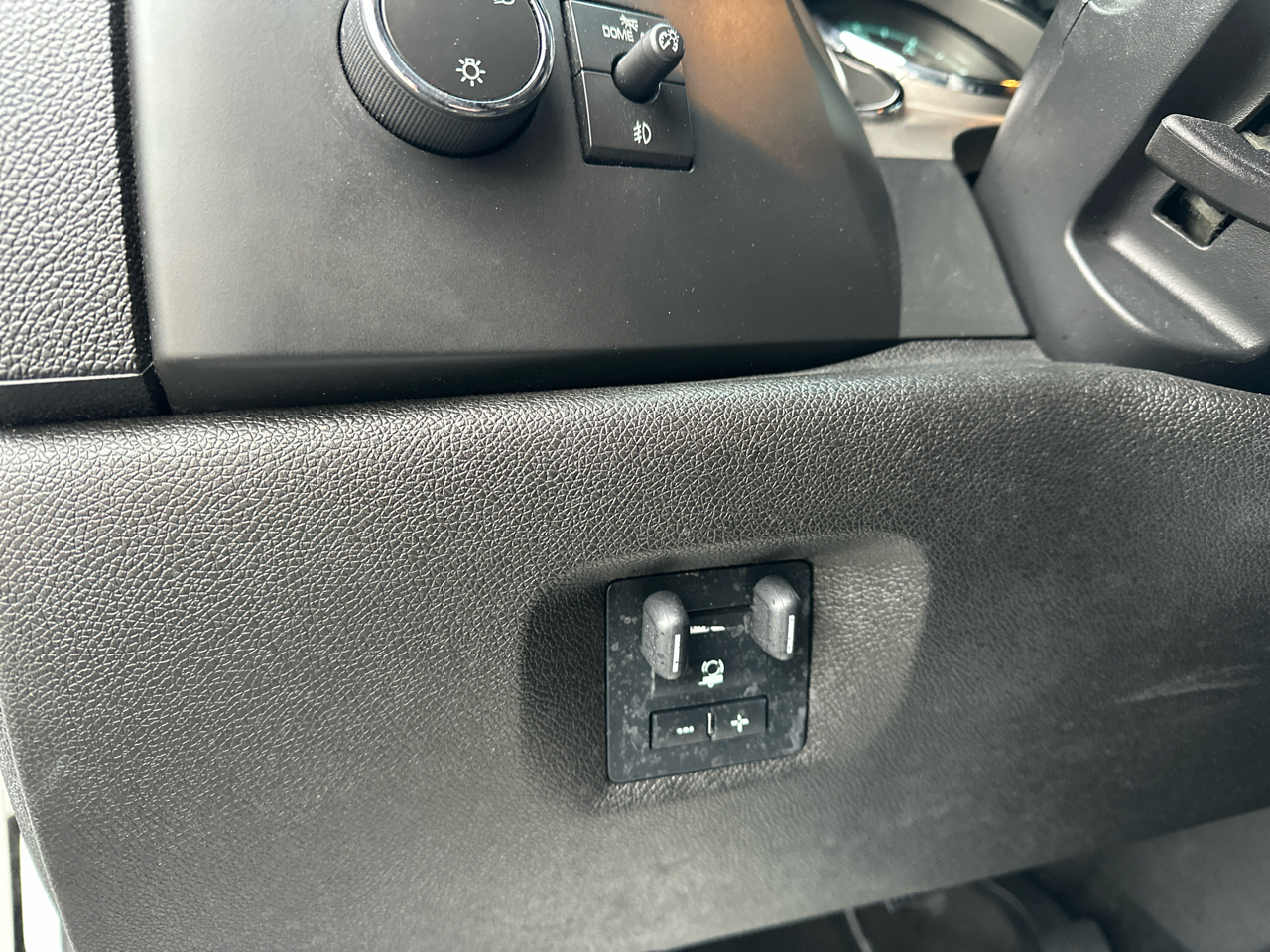 Chevrolet Silverado 1500 LT Crew Cab 4WD 2012