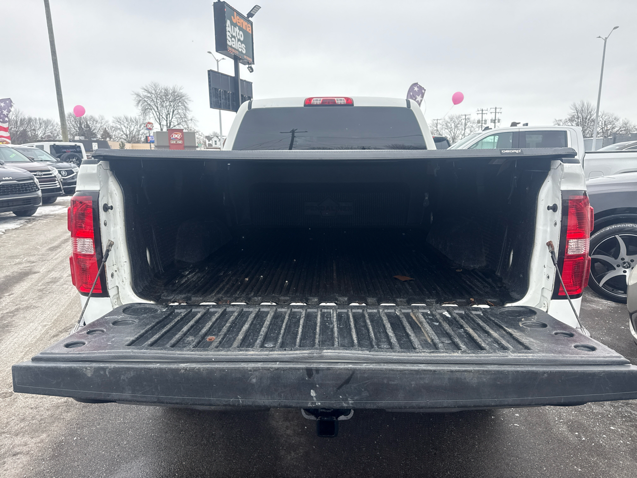 GMC Sierra 1500 Base Crew Cab Short Box 4WD 2016