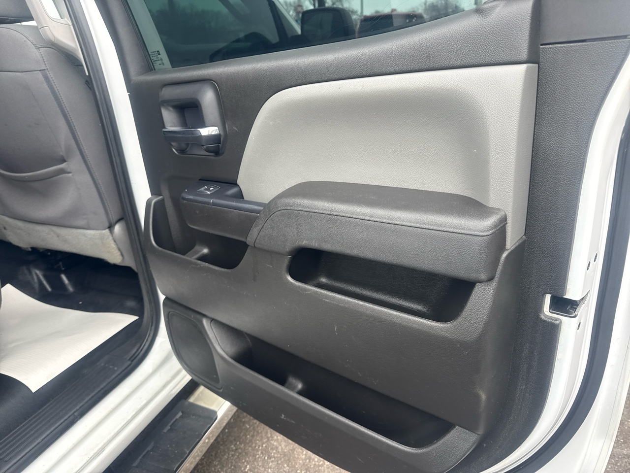 GMC Sierra 1500 Base Crew Cab Short Box 4WD 2016