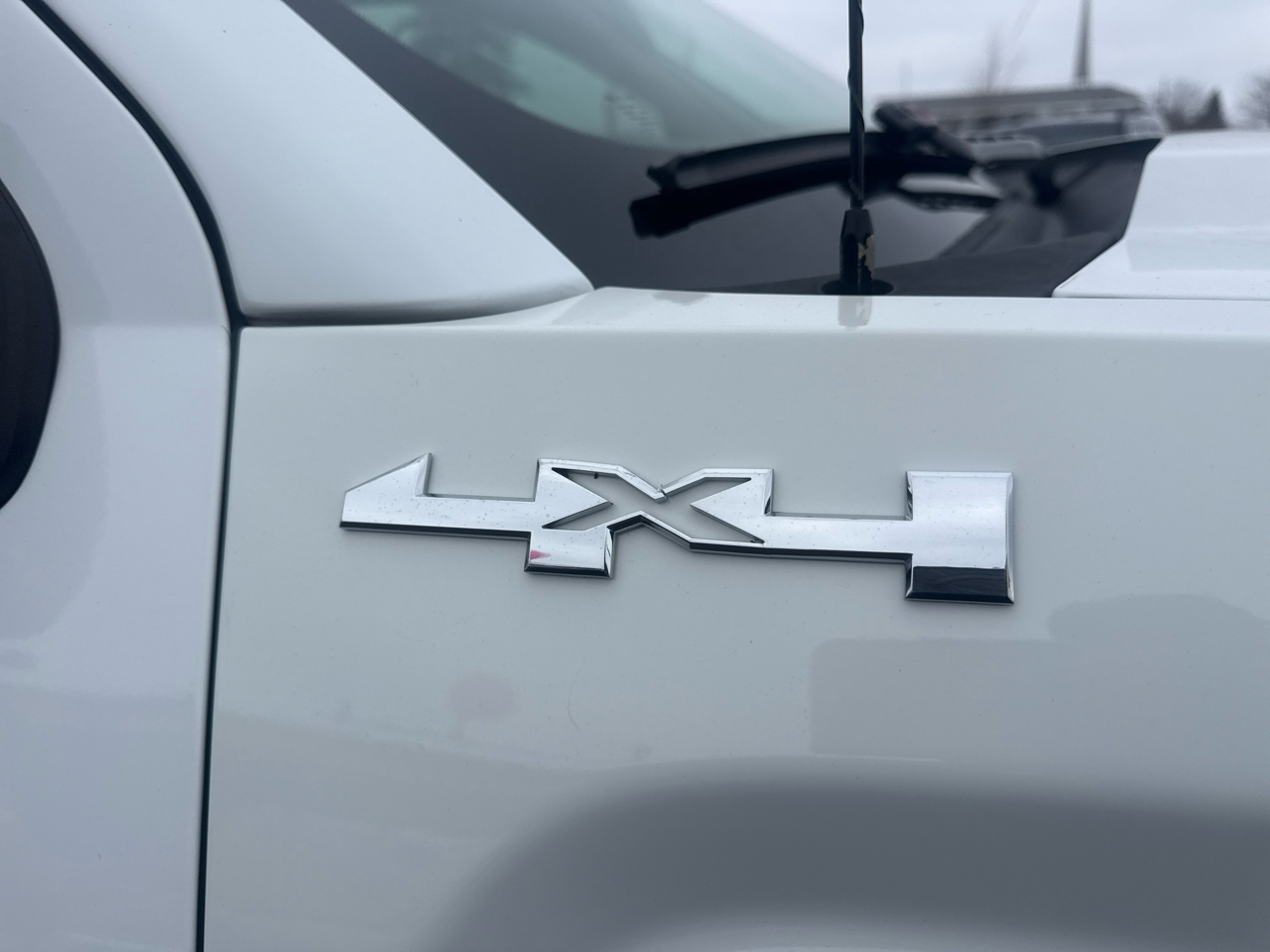 GMC Sierra 1500 Base Crew Cab Short Box 4WD 2016