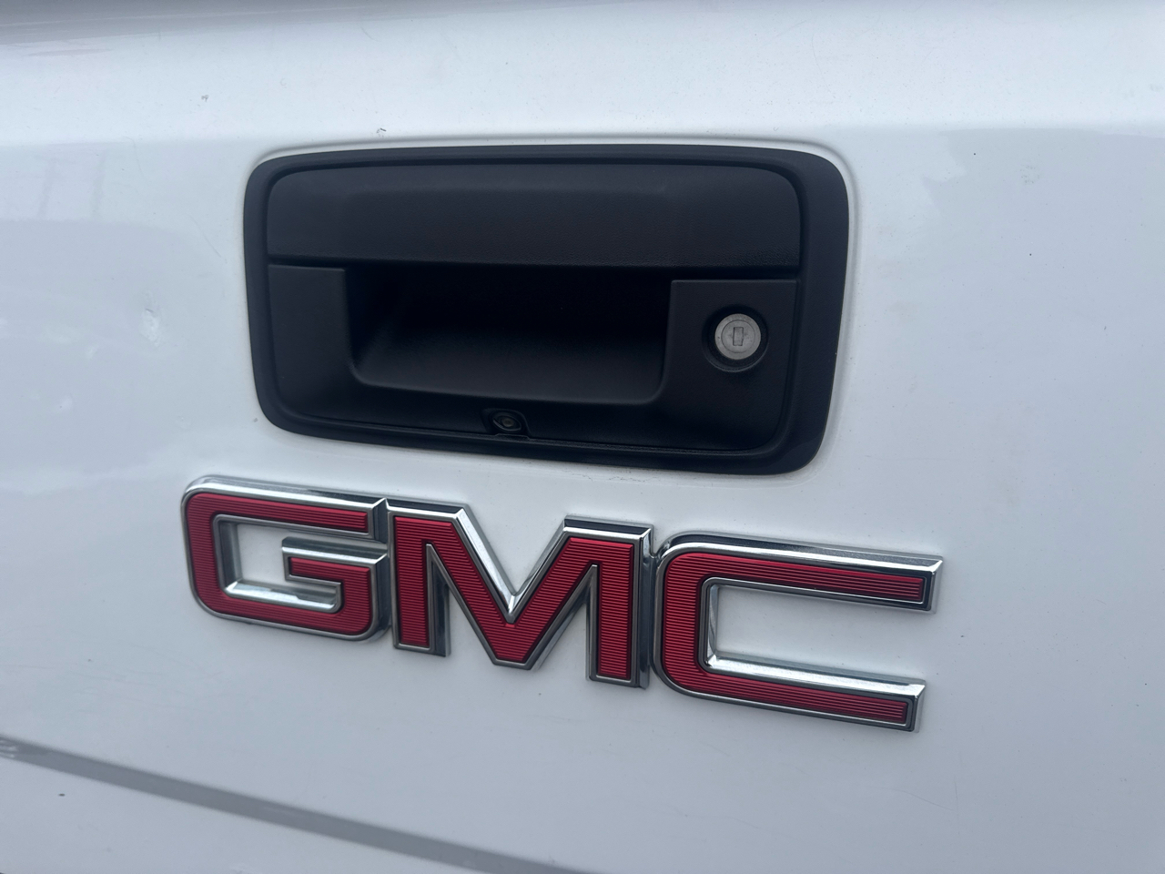 GMC Sierra 1500 Base Crew Cab Short Box 4WD 2016