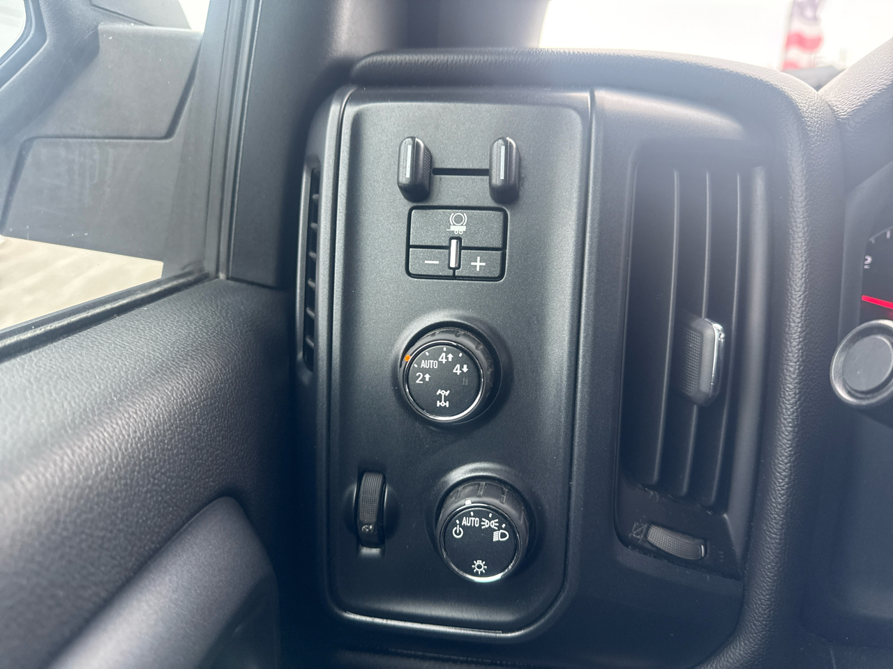 GMC Sierra 1500 Base Crew Cab Short Box 4WD 2016