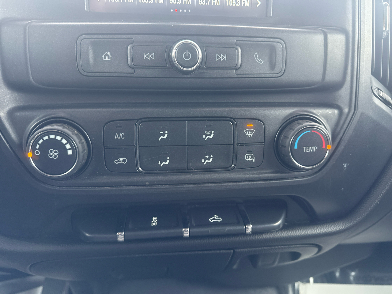 GMC Sierra 1500 Base Crew Cab Short Box 4WD 2016