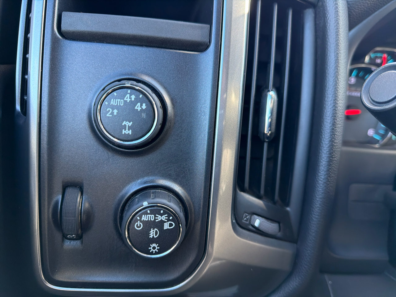 Chevrolet Silverado 1500 LT Crew Cab Long Box 4WD 2015