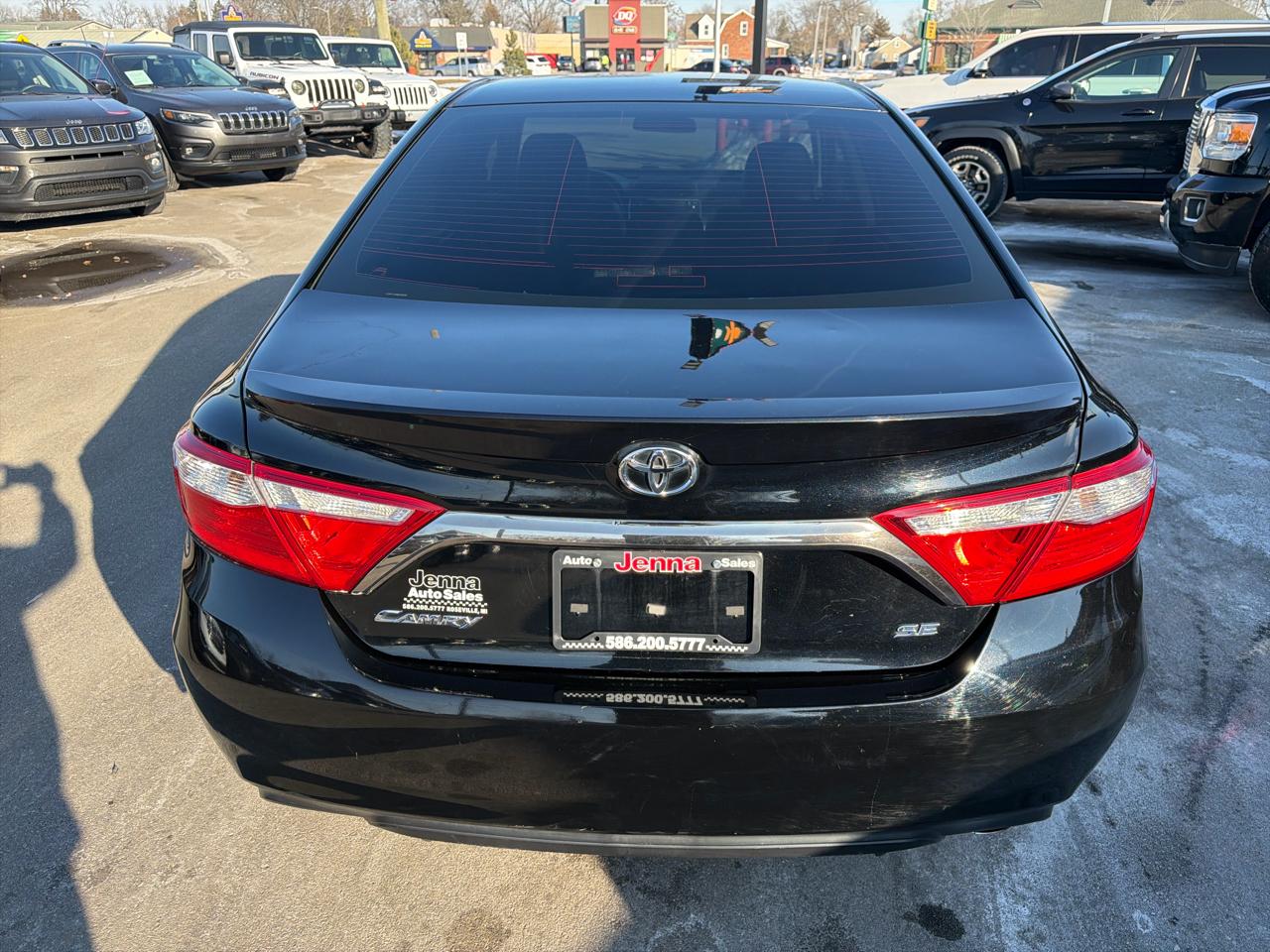 Toyota Camry SE 2016