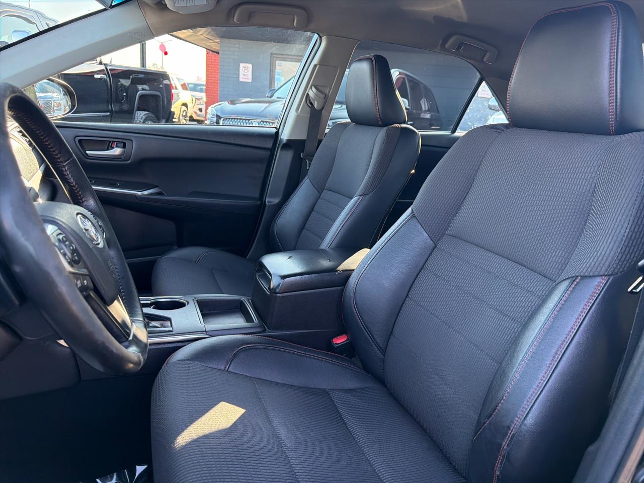 Toyota Camry SE 2016