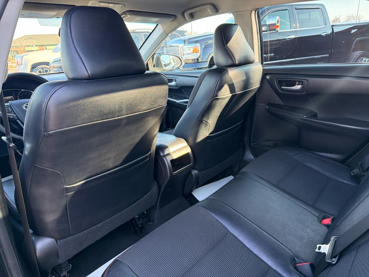 Toyota Camry SE 2016