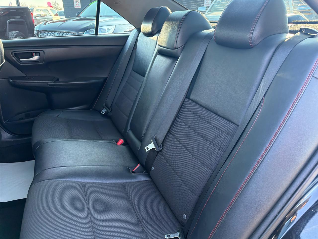 Toyota Camry SE 2016