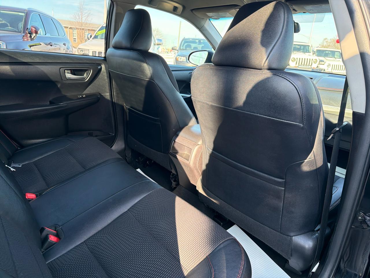 Toyota Camry SE 2016