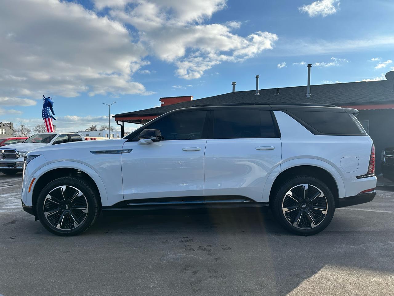 Cadillac Escalade IQL Sport-1 2026