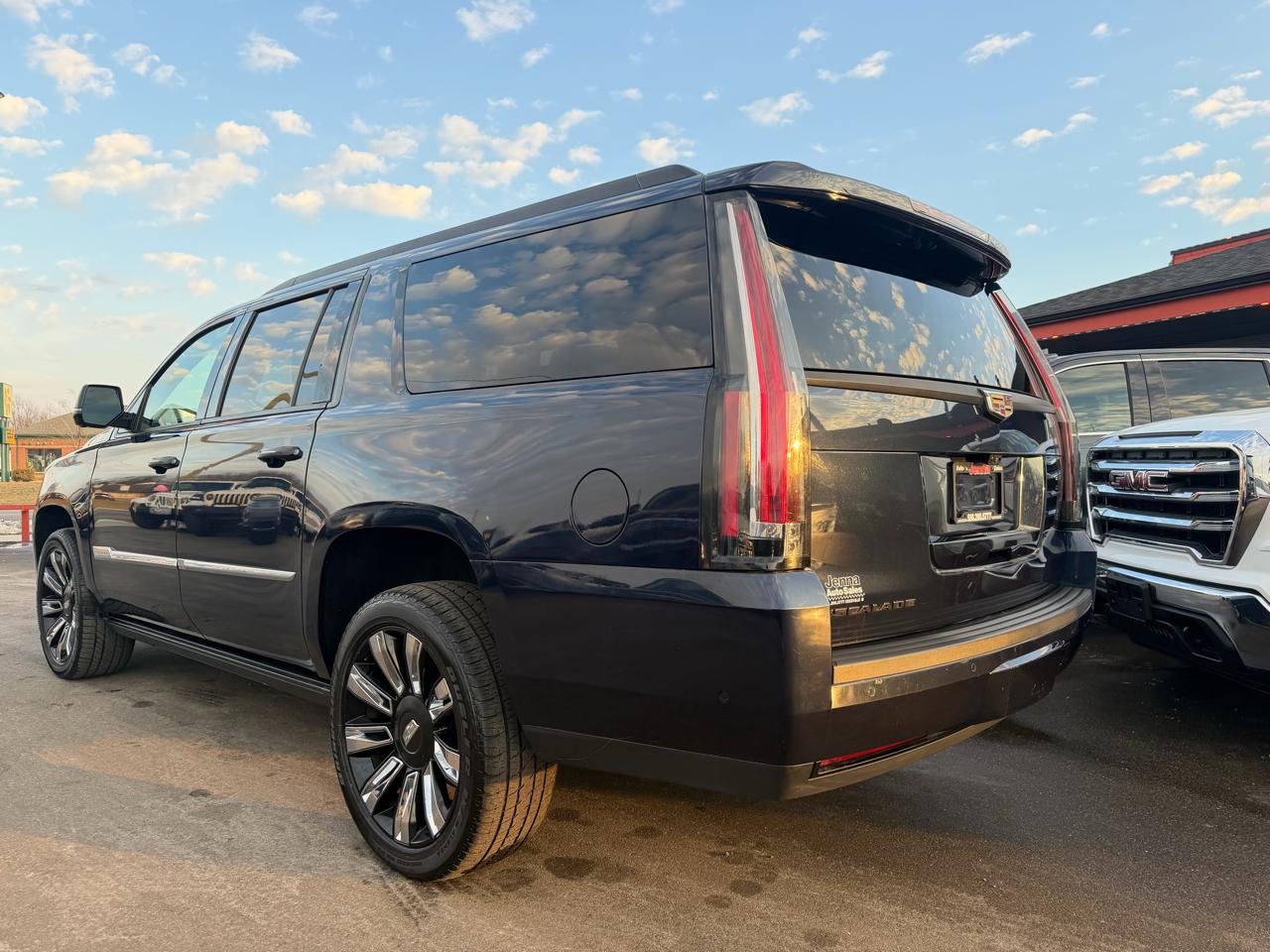 Cadillac Escalade ESV Platinum 4WD 2018