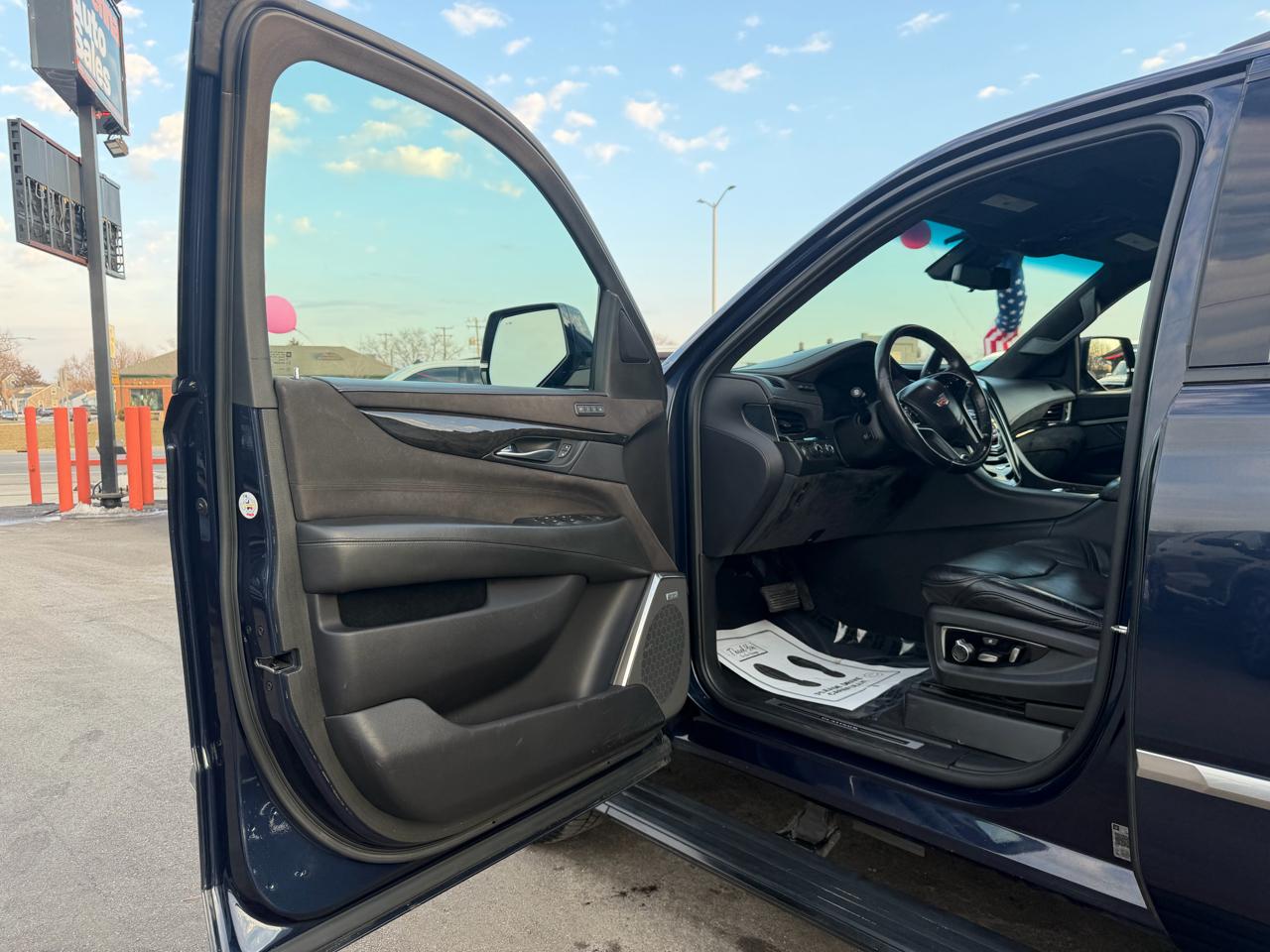 Cadillac Escalade ESV Platinum 4WD 2018