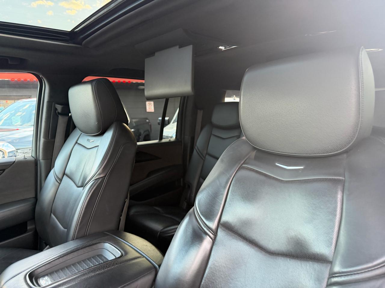 Cadillac Escalade ESV Platinum 4WD 2018