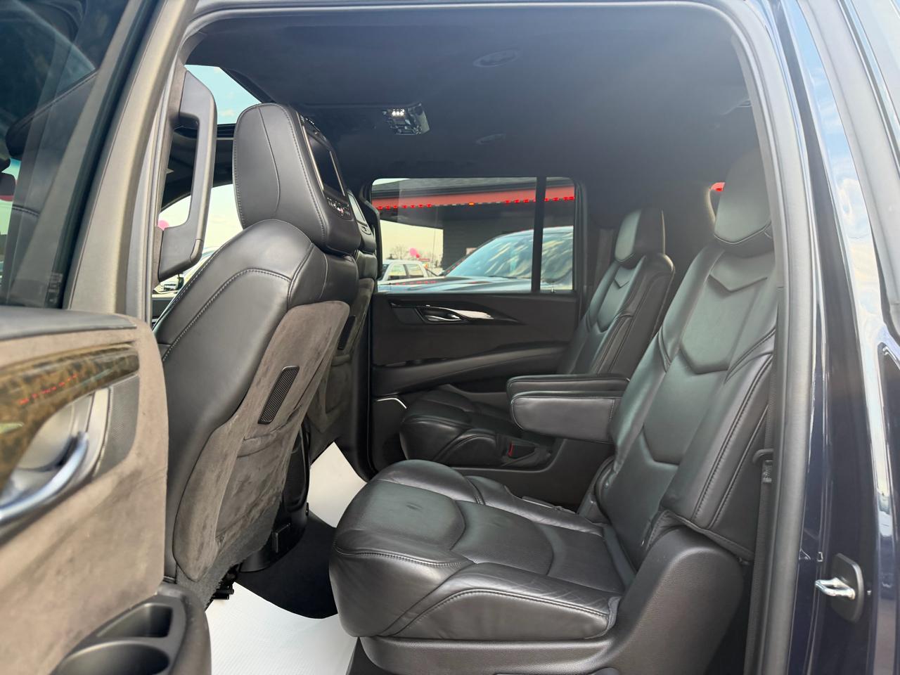 Cadillac Escalade ESV Platinum 4WD 2018