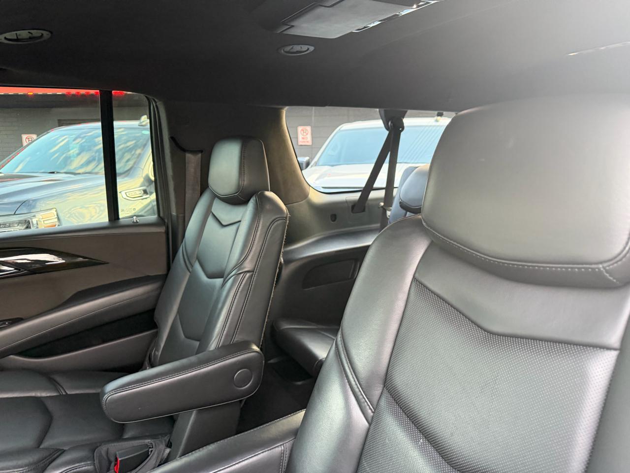 Cadillac Escalade ESV Platinum 4WD 2018