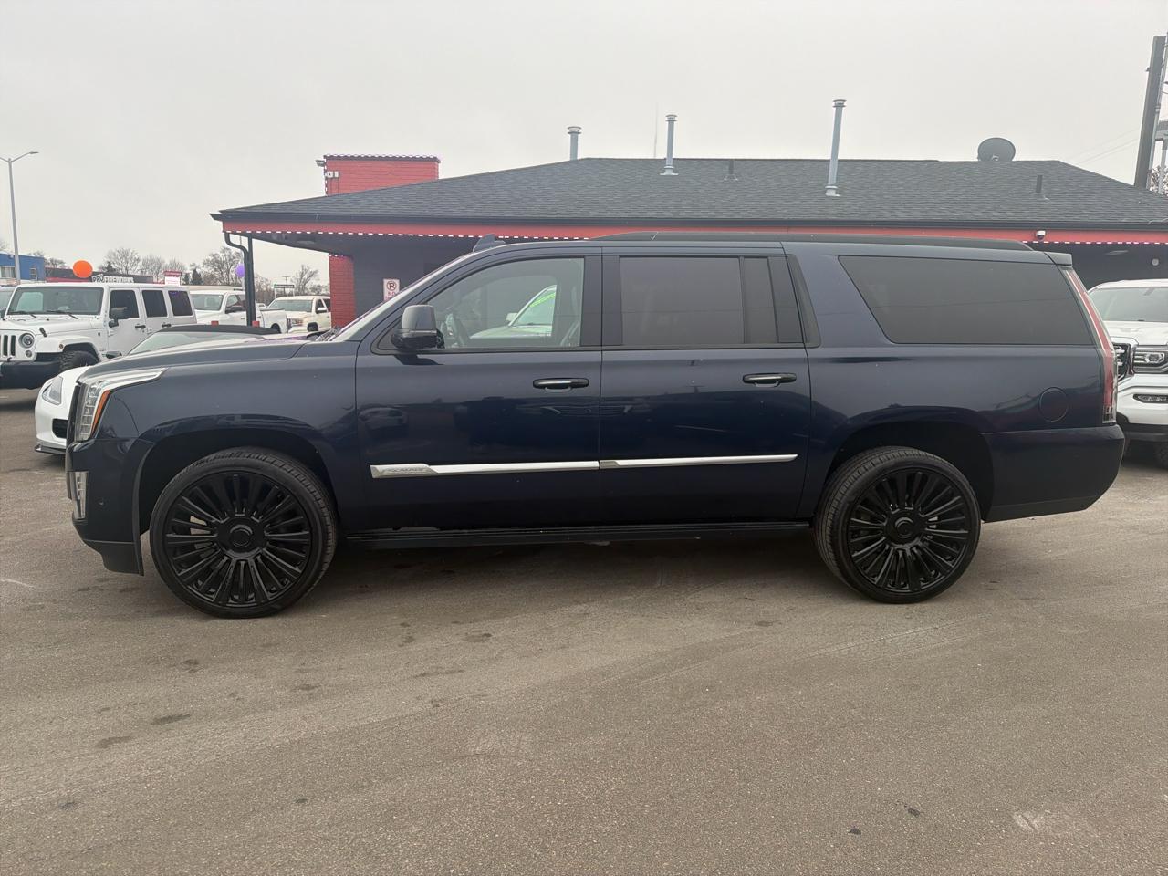 Cadillac Escalade ESV Platinum 4WD 2018