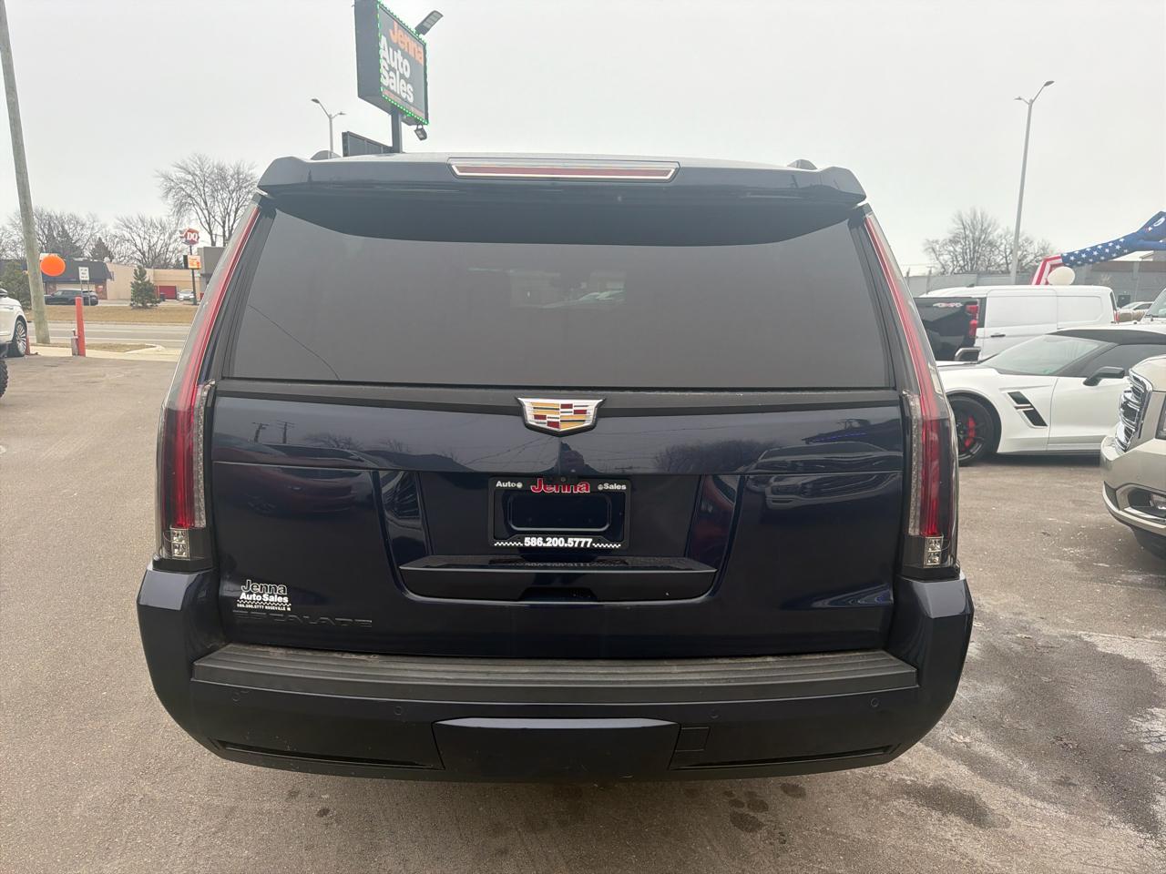Cadillac Escalade ESV Platinum 4WD 2018