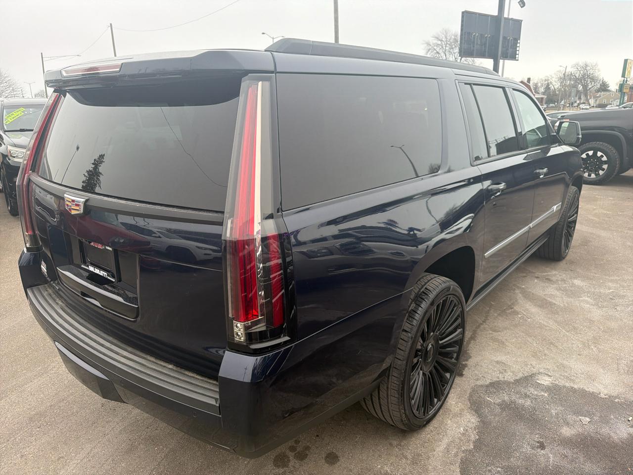 Cadillac Escalade ESV Platinum 4WD 2018