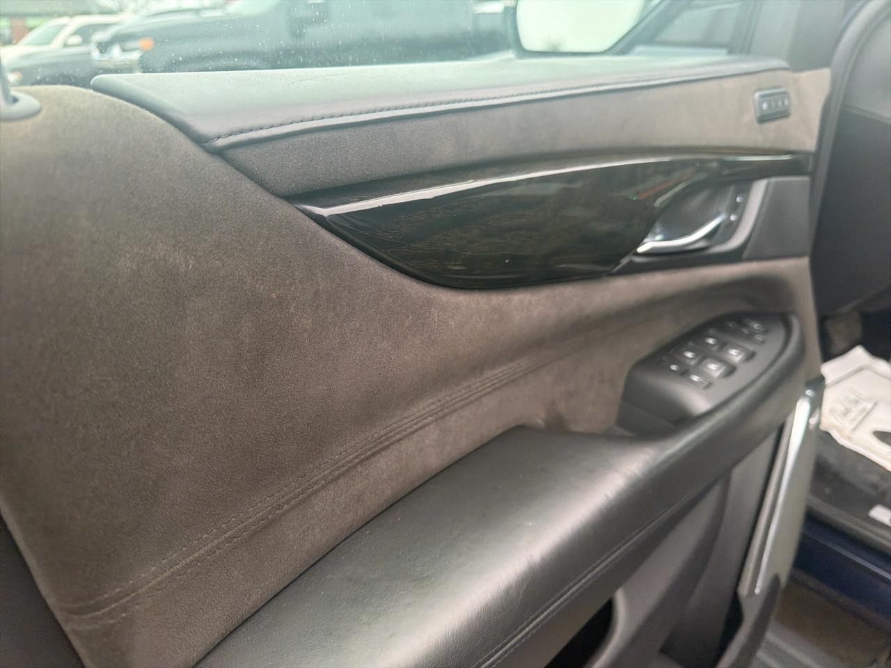 Cadillac Escalade ESV Platinum 4WD 2018