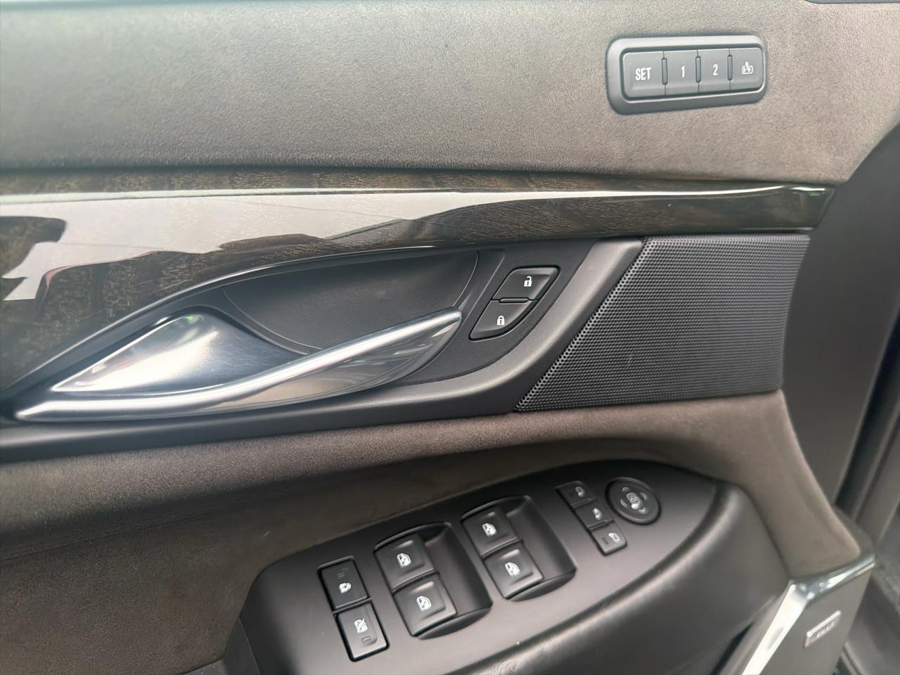 Cadillac Escalade ESV Platinum 4WD 2018