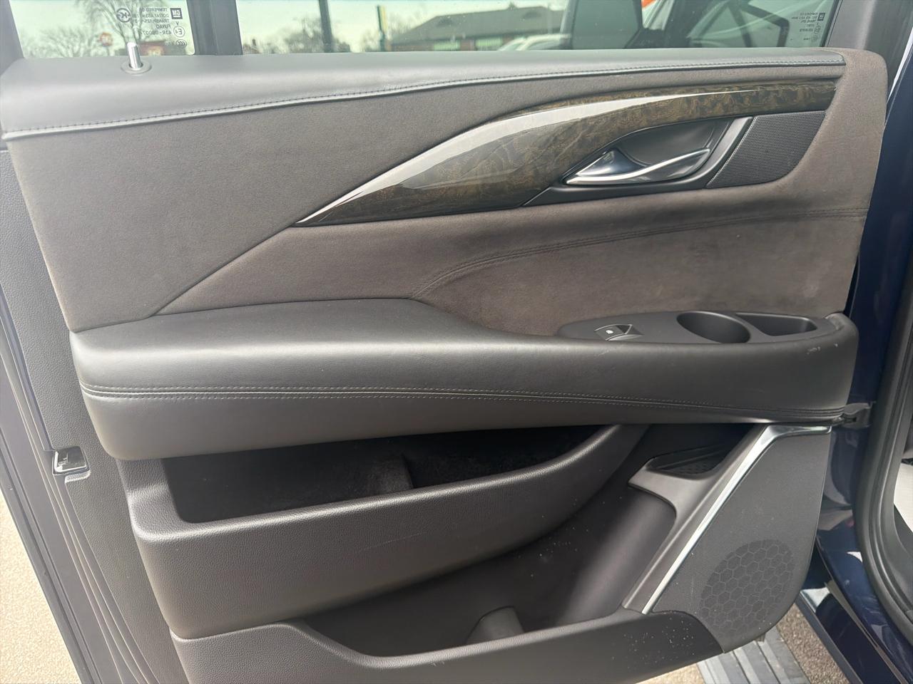 Cadillac Escalade ESV Platinum 4WD 2018