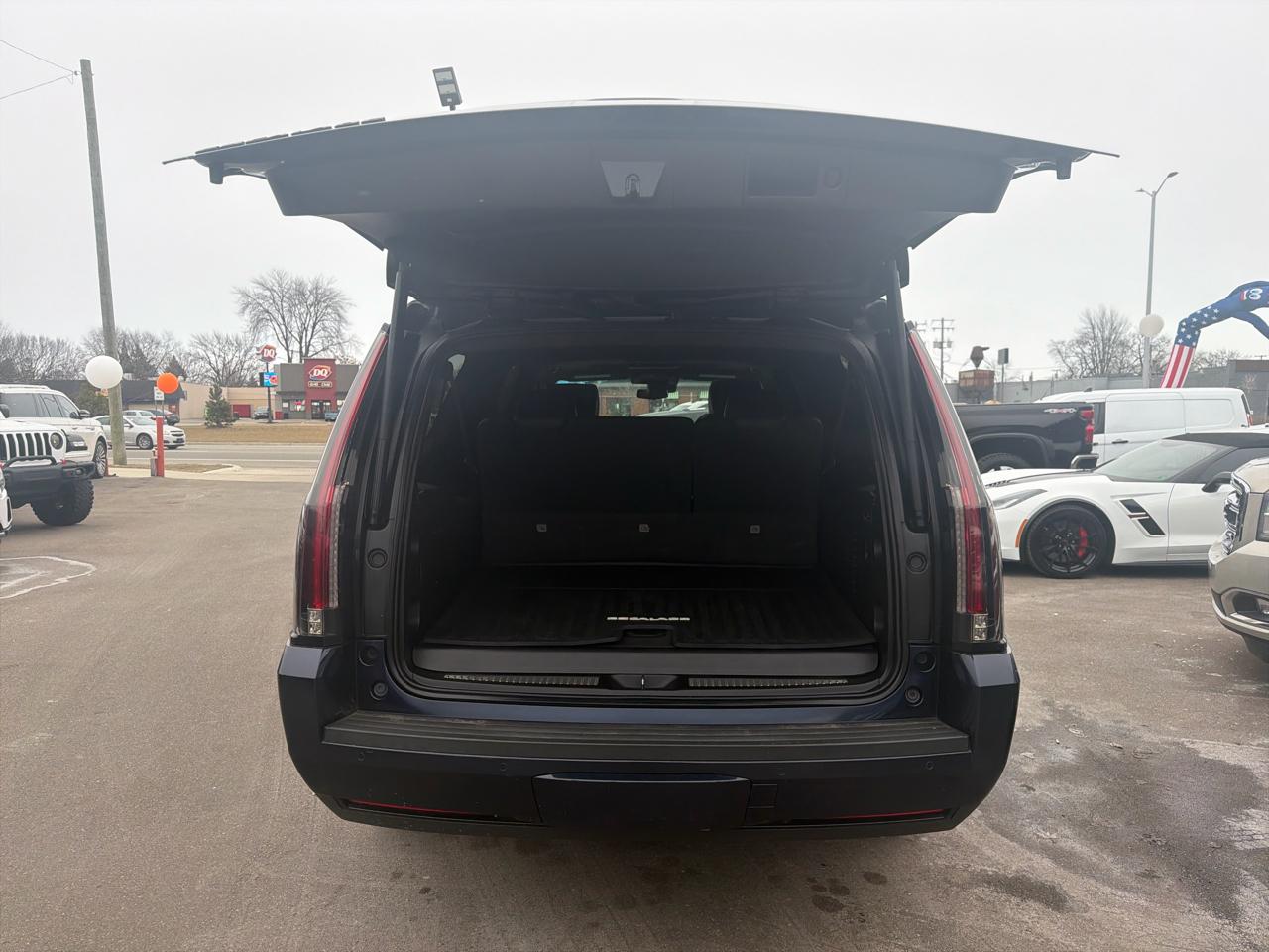 Cadillac Escalade ESV Platinum 4WD 2018