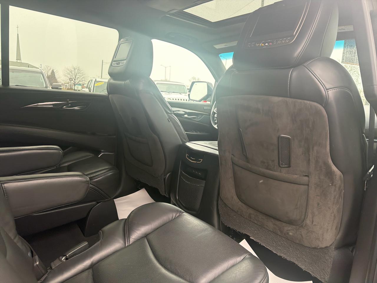 Cadillac Escalade ESV Platinum 4WD 2018