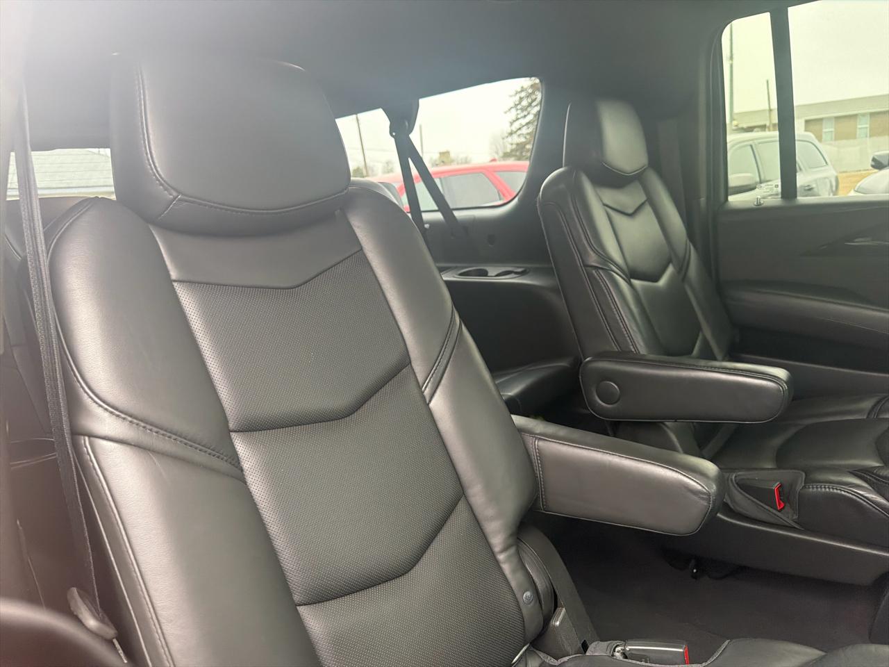 Cadillac Escalade ESV Platinum 4WD 2018