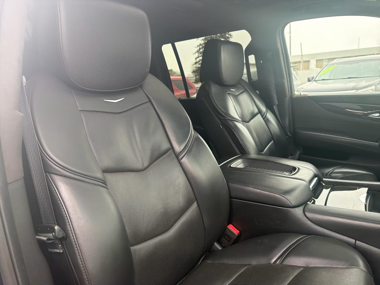 Cadillac Escalade ESV Platinum 4WD 2018
