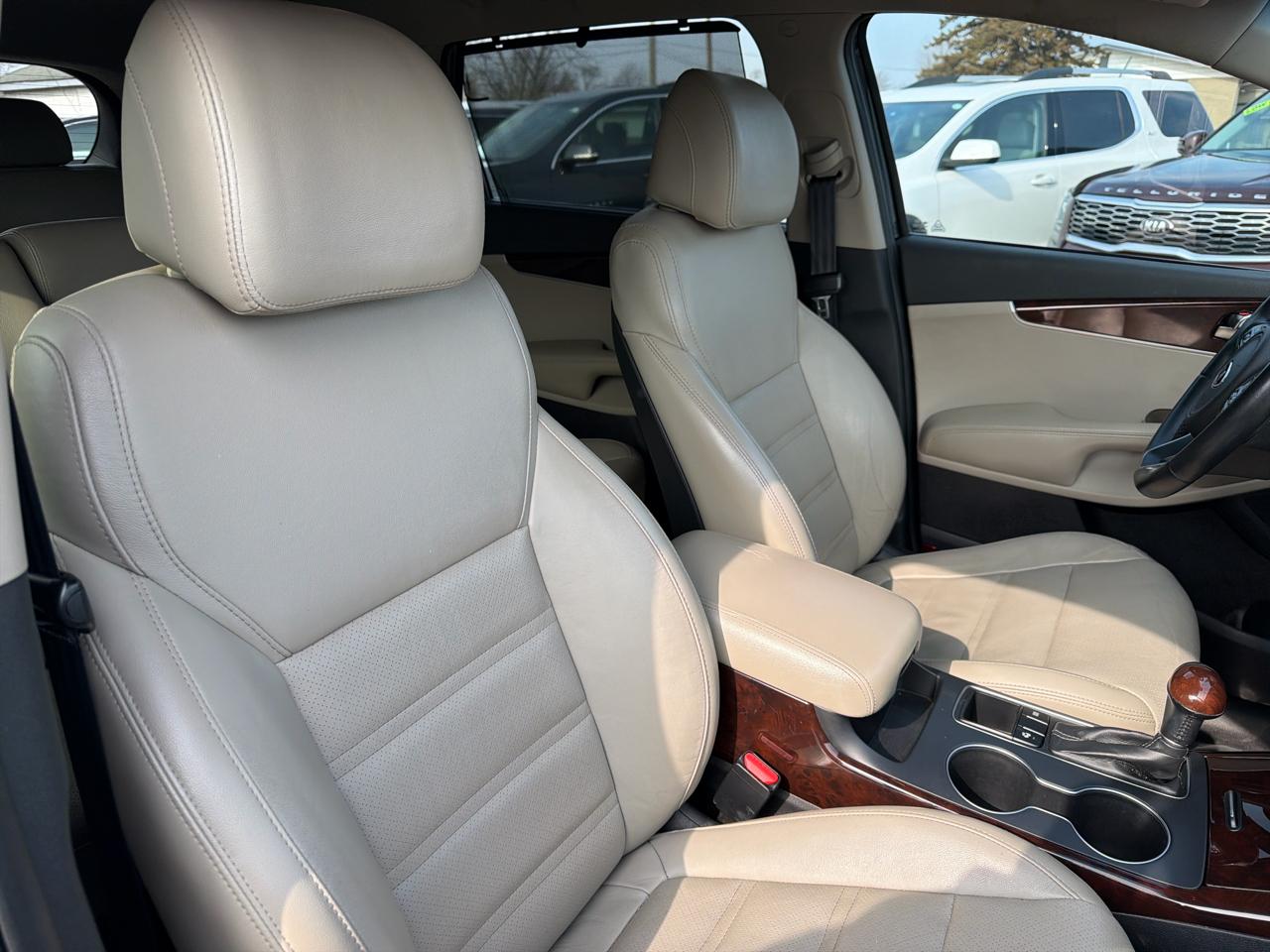 Kia Sorento EX V6 2WD 2017