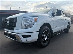 2022 Nissan Titan 