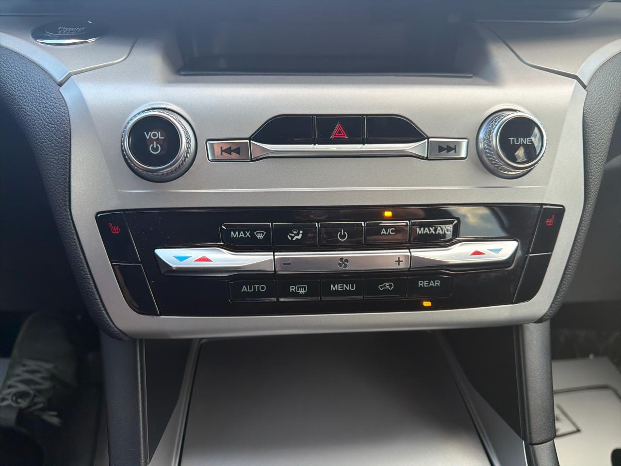 Ford Explorer XLT AWD 2023