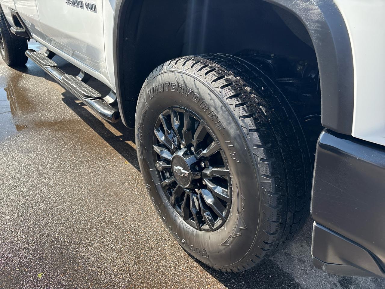 Chevrolet Silverado 3500HD Work Truck Double Cab 4WD 2022