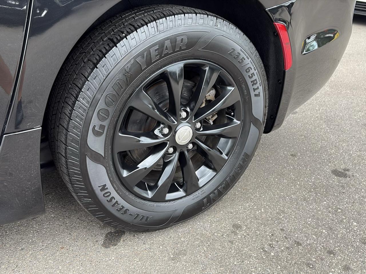 Chrysler Pacifica Touring-L 2017