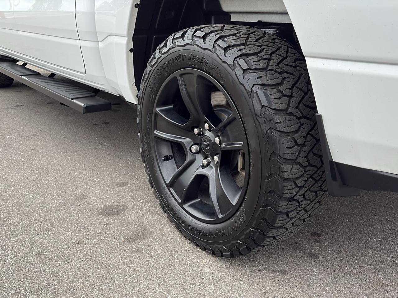 RAM 1500 Big Horn Crew Cab SWB 4WD 2020