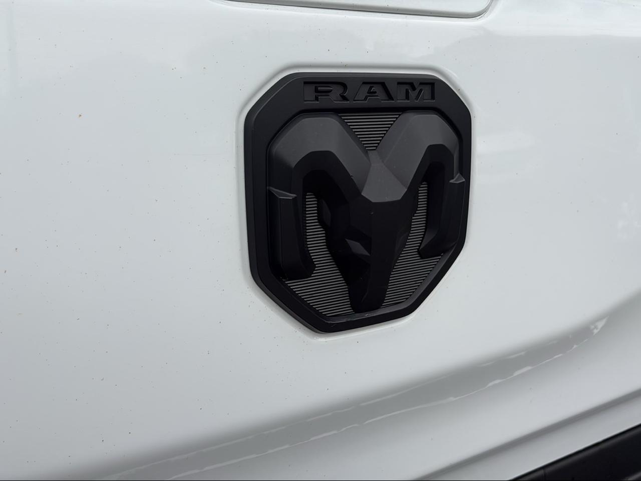 RAM 1500 Big Horn Crew Cab SWB 4WD 2020
