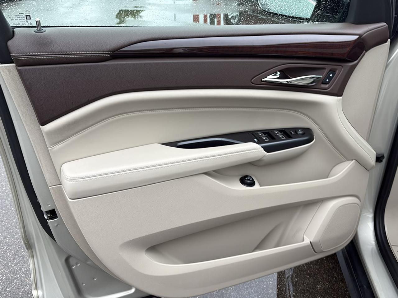 Cadillac SRX Luxury Collection FWD 2015