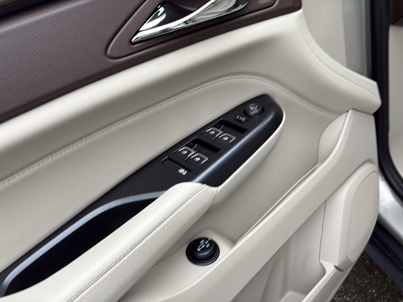Cadillac SRX Luxury Collection FWD 2015