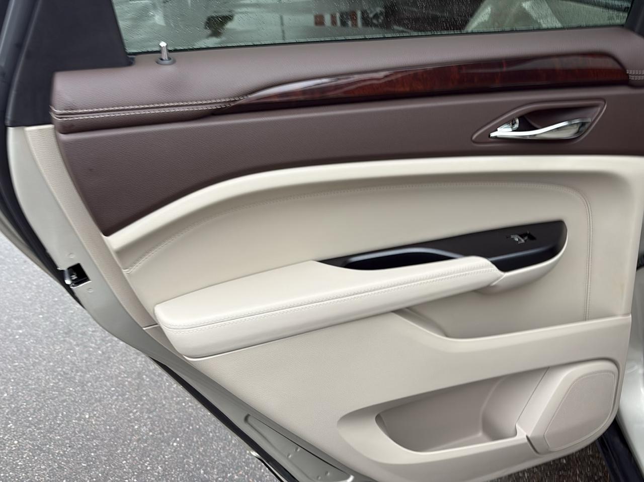 Cadillac SRX Luxury Collection FWD 2015
