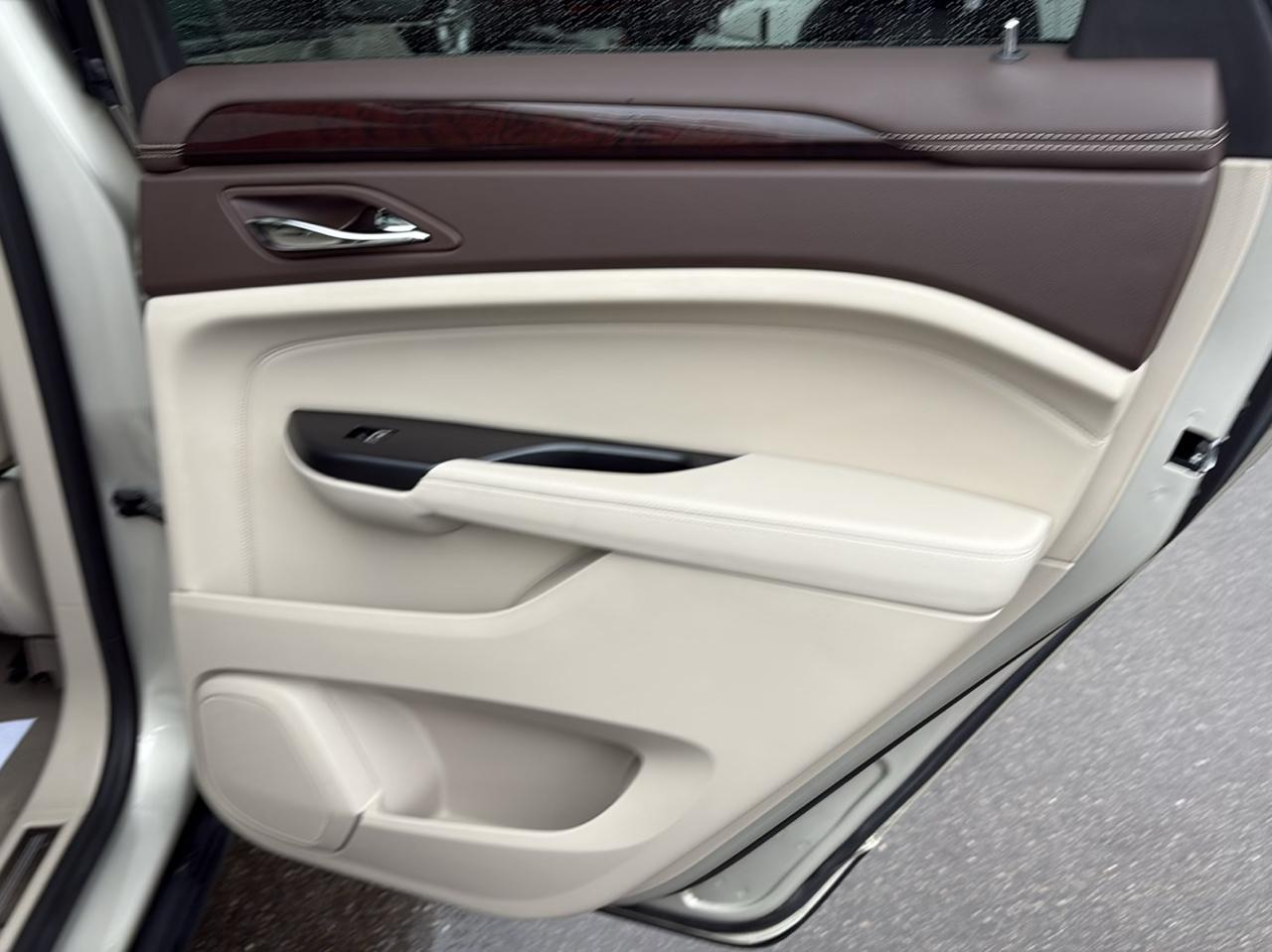 Cadillac SRX Luxury Collection FWD 2015