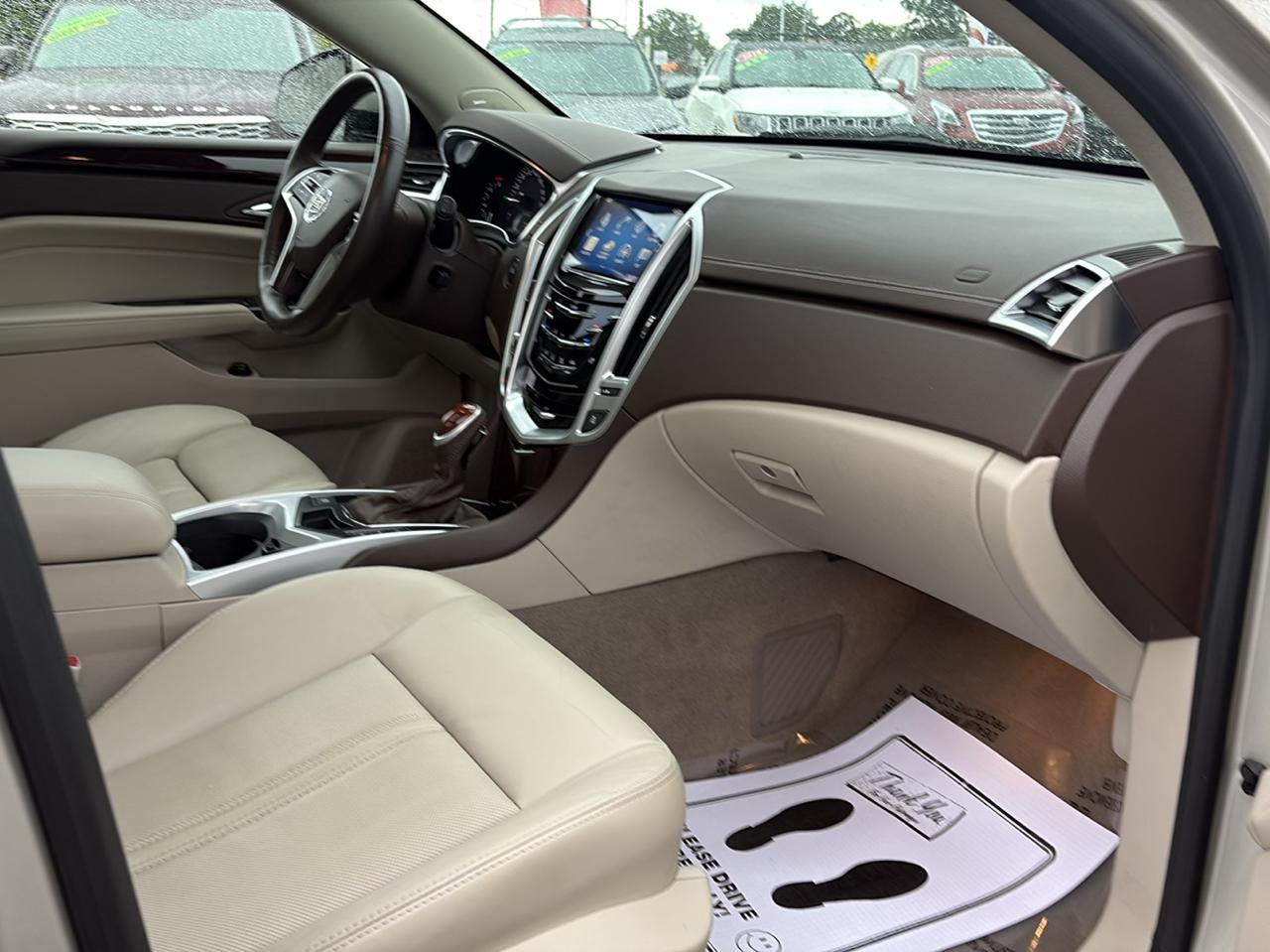 Cadillac SRX Luxury Collection FWD 2015