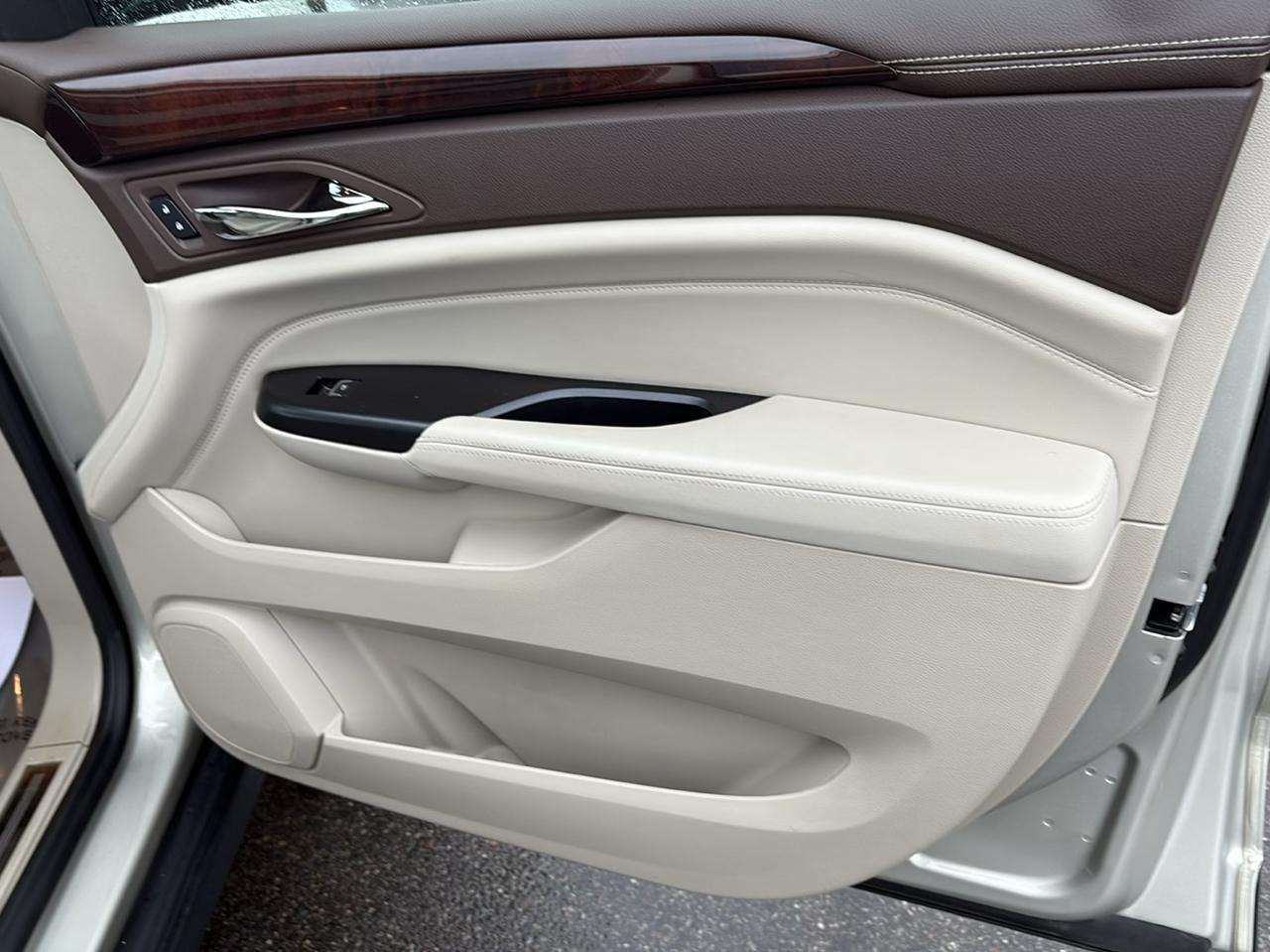 Cadillac SRX Luxury Collection FWD 2015